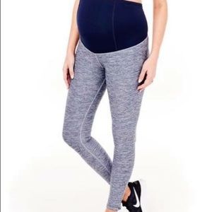 Ingrid & Isabel Maternity Yoga Leggings Sz M